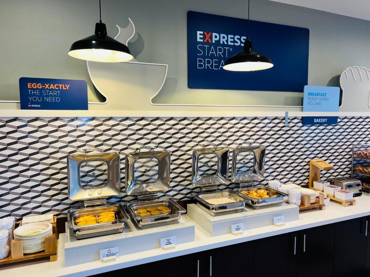 Holiday Inn Express & Suites Salinas By Ihg Zewnętrze zdjęcie