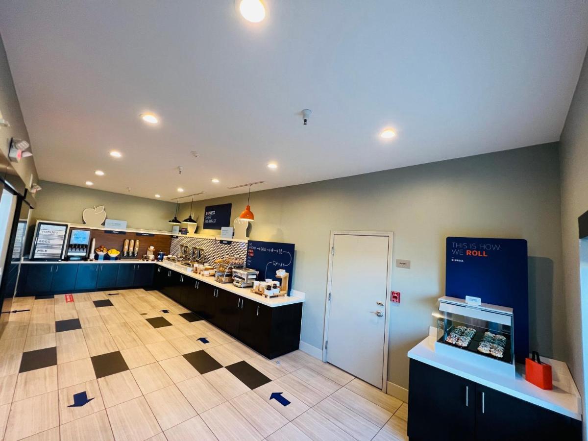 Holiday Inn Express & Suites Salinas By Ihg Zewnętrze zdjęcie
