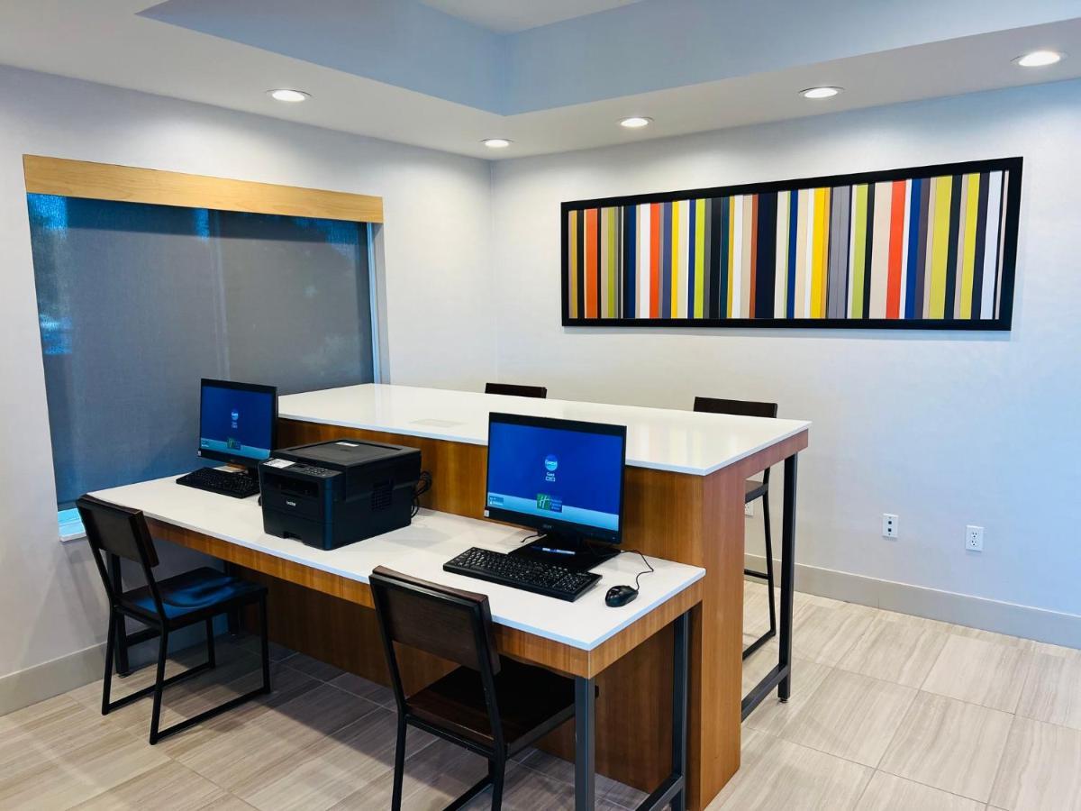 Holiday Inn Express & Suites Salinas By Ihg Zewnętrze zdjęcie